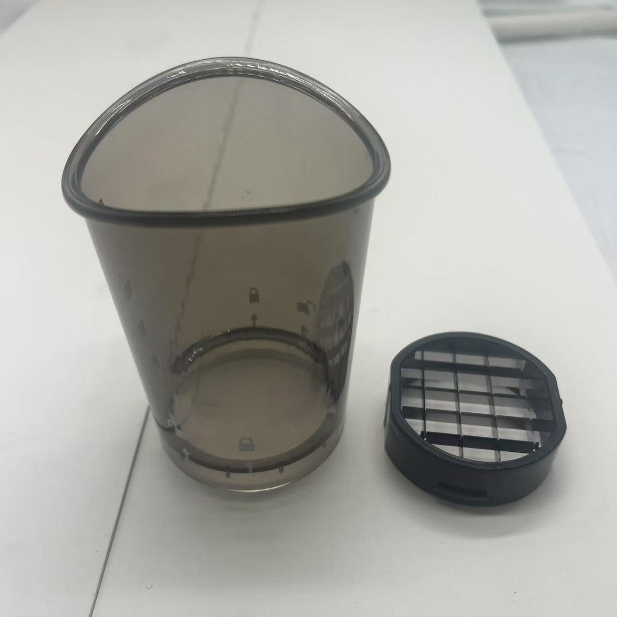 3-in-1 Cup Slicer – Multifunction Fruit & Vegetable Cutter with Measuring Container