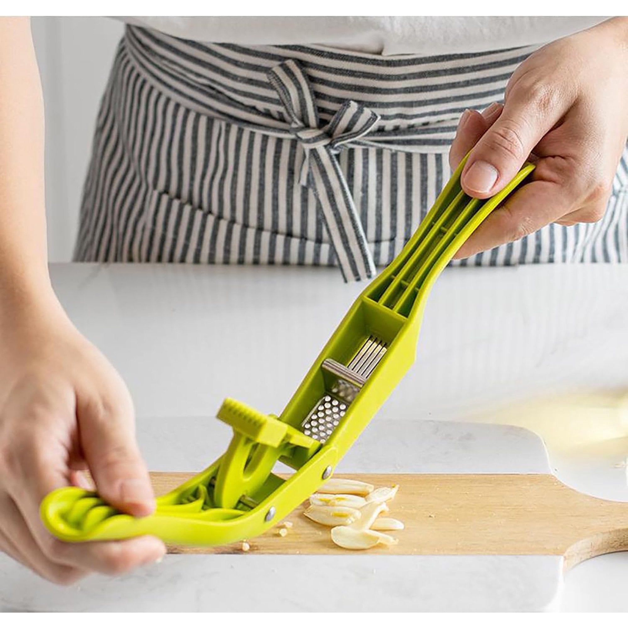 2-in-1 Garlic Crusher and Mincer Tool